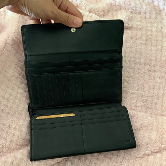 Lacoste wallet - Picture 2 of 3